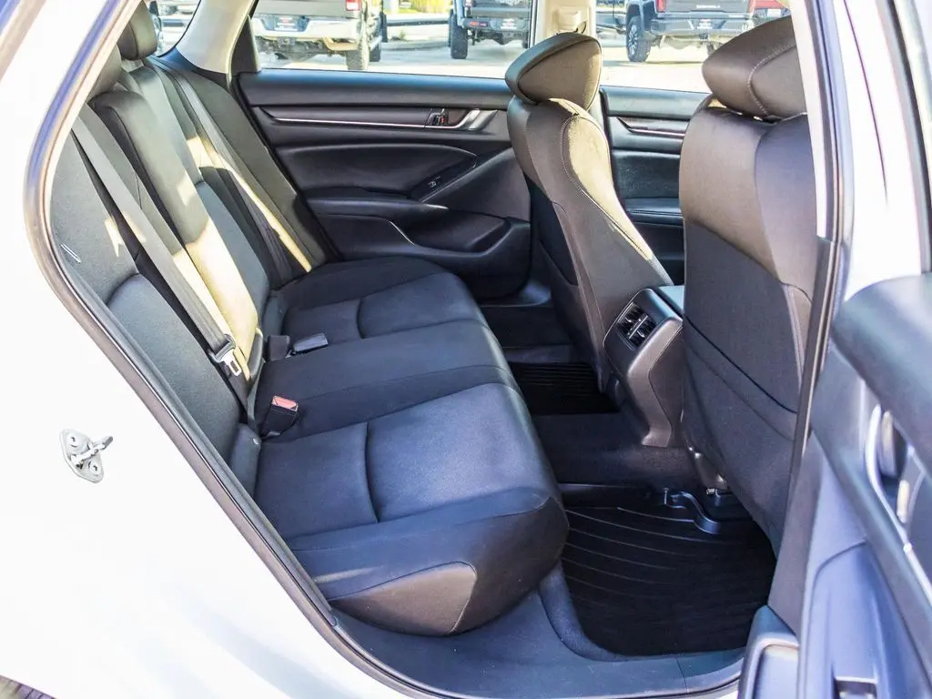 2019 Honda Accord EX photo 18