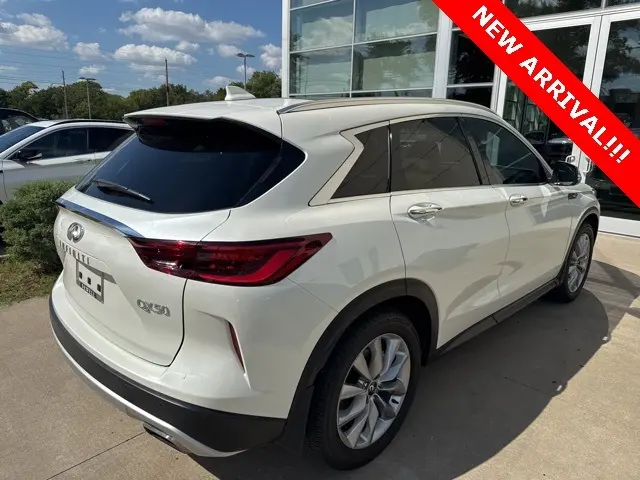 2022 Infiniti QX50 Essential photo 4
