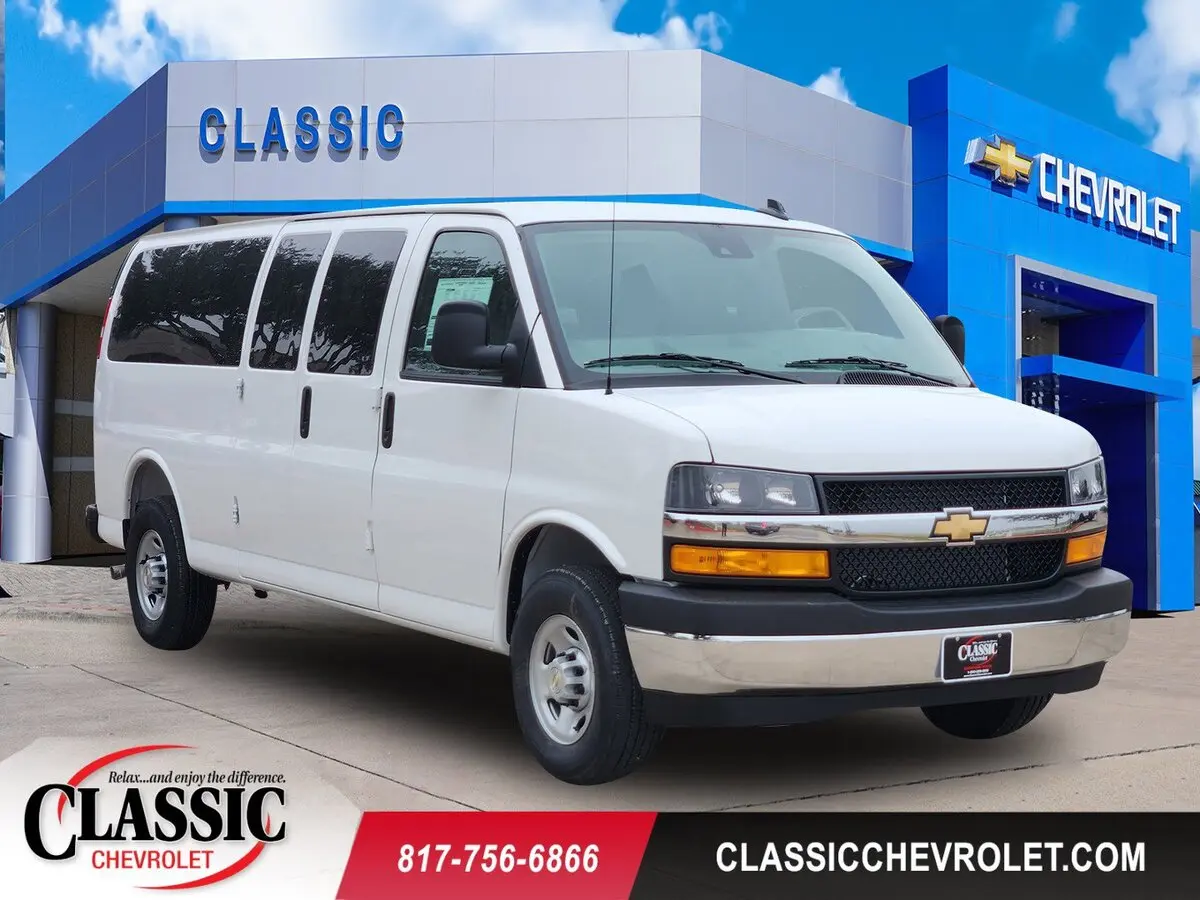 2025 Chevrolet Express Passenger LS's photo