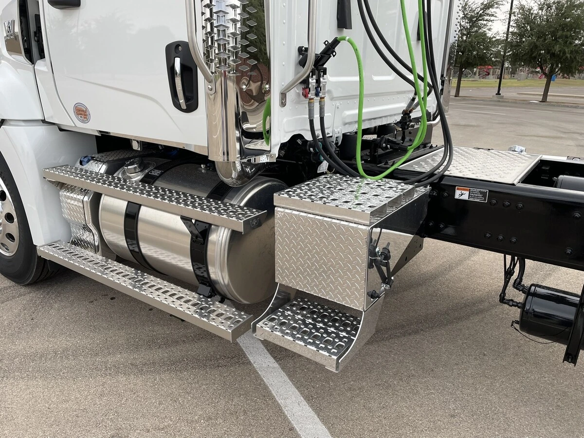 2027 Western Star 49X — photo 3