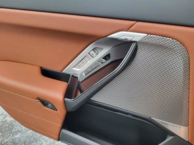 2026 BMW 7 Series 750e - Photo 18