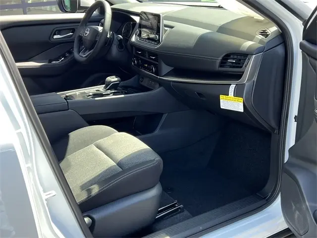 2026 Nissan Rogue SV photo 21
