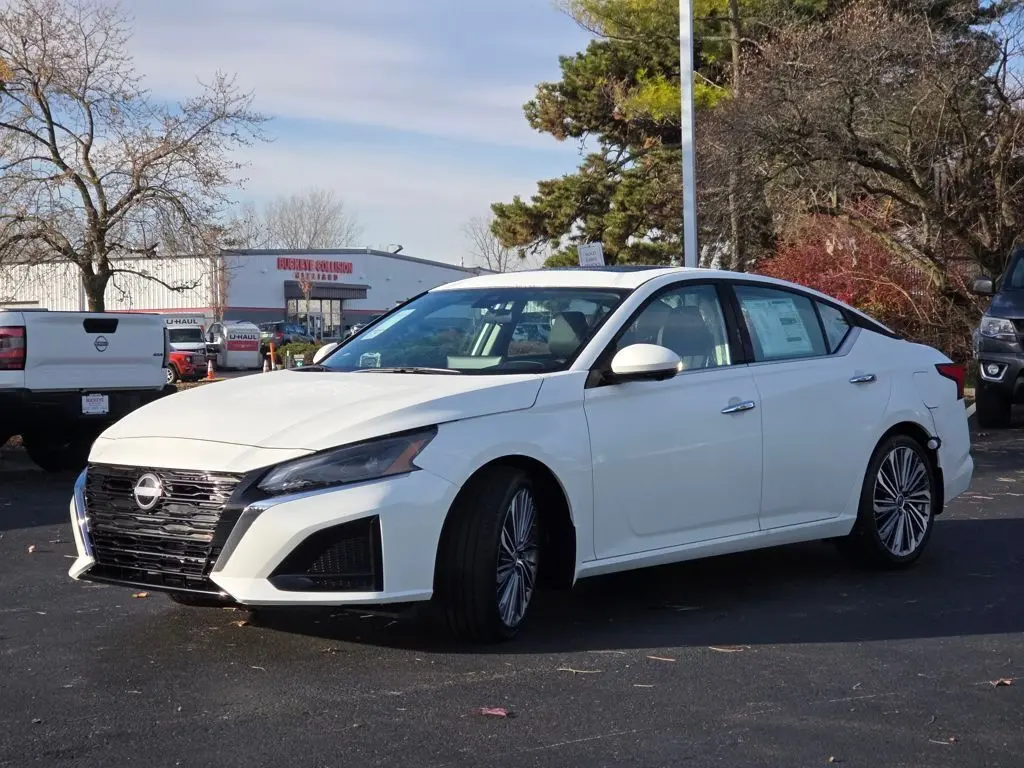 2025 Nissan Altima 2.5 SL photo 3