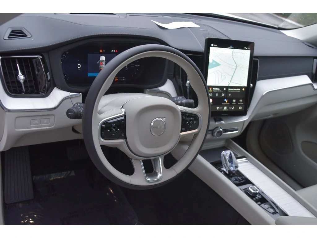 2026 Volvo - image 9