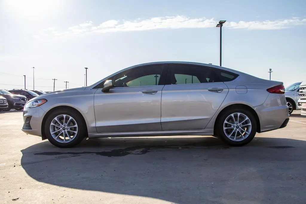 2019 Ford Fusion SE photo 3