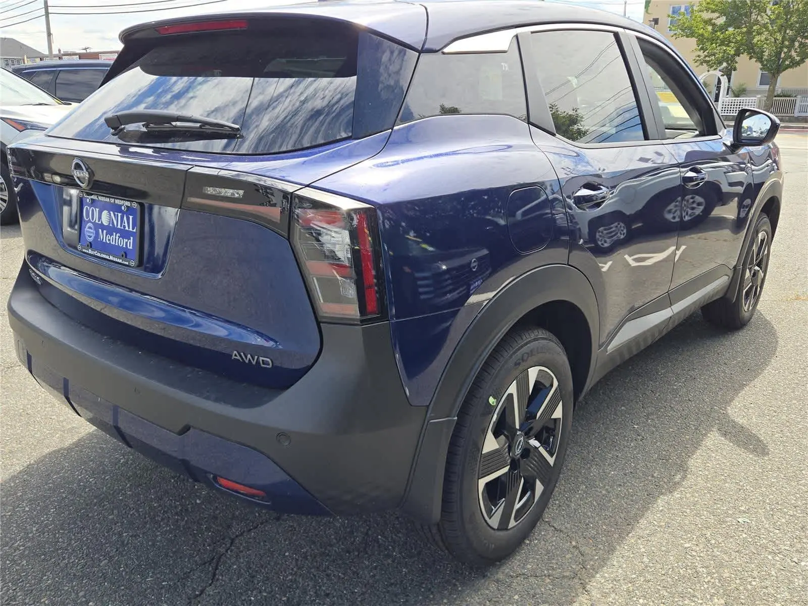 2025 Nissan Kicks SV photo 3