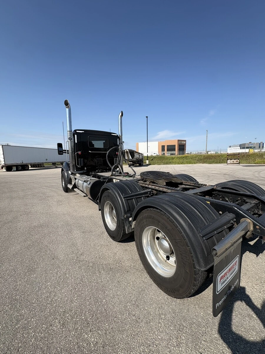 2023 Kenworth T880 — photo 6