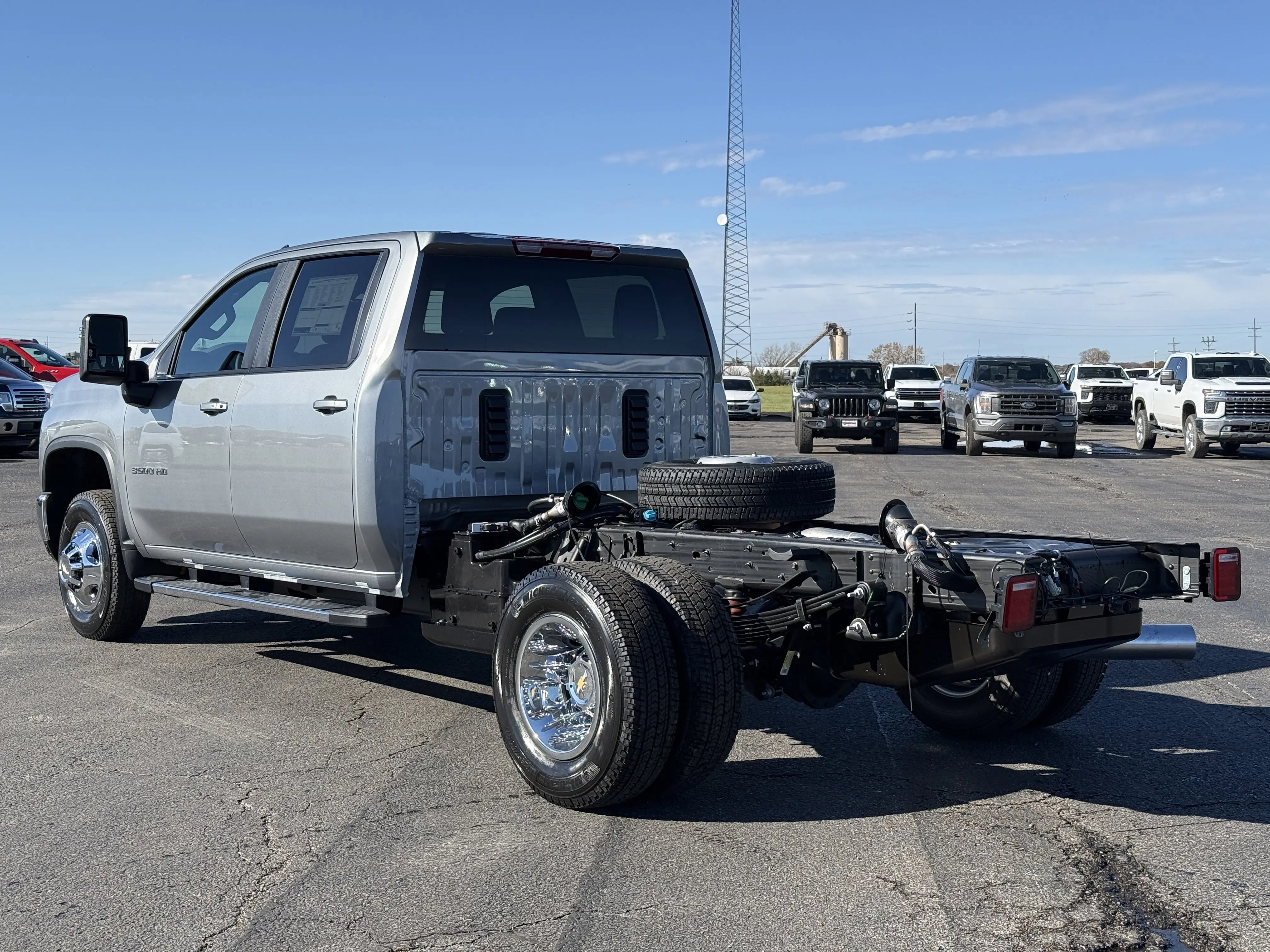 2026 Chevrolet Silverado 3500HD LT photo 4
