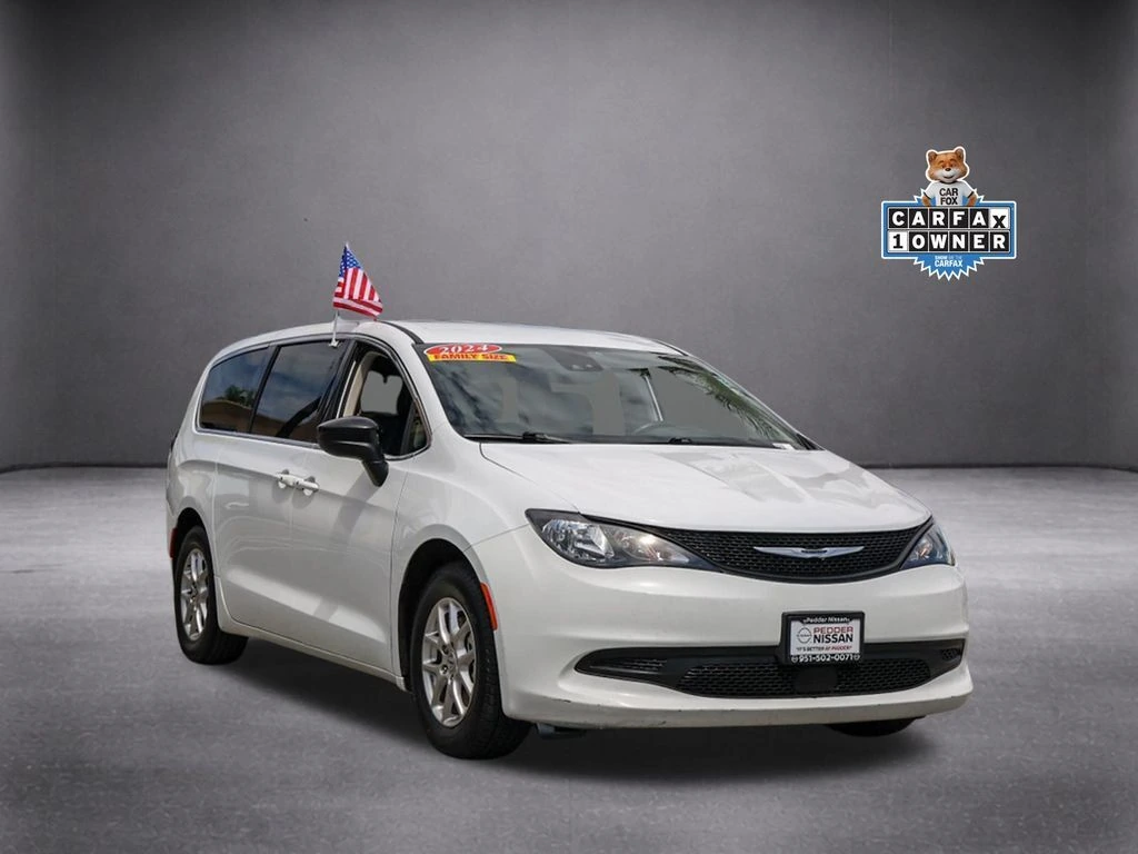 2024 Chrysler Voyager