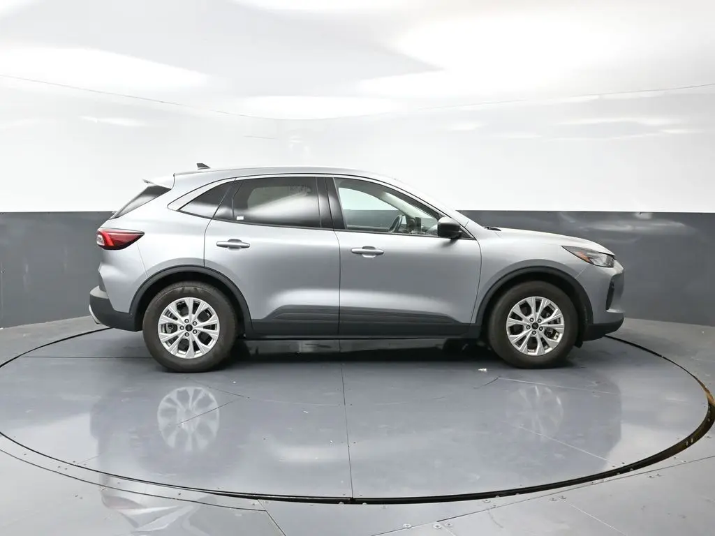 2024 Ford Escape Active photo 2