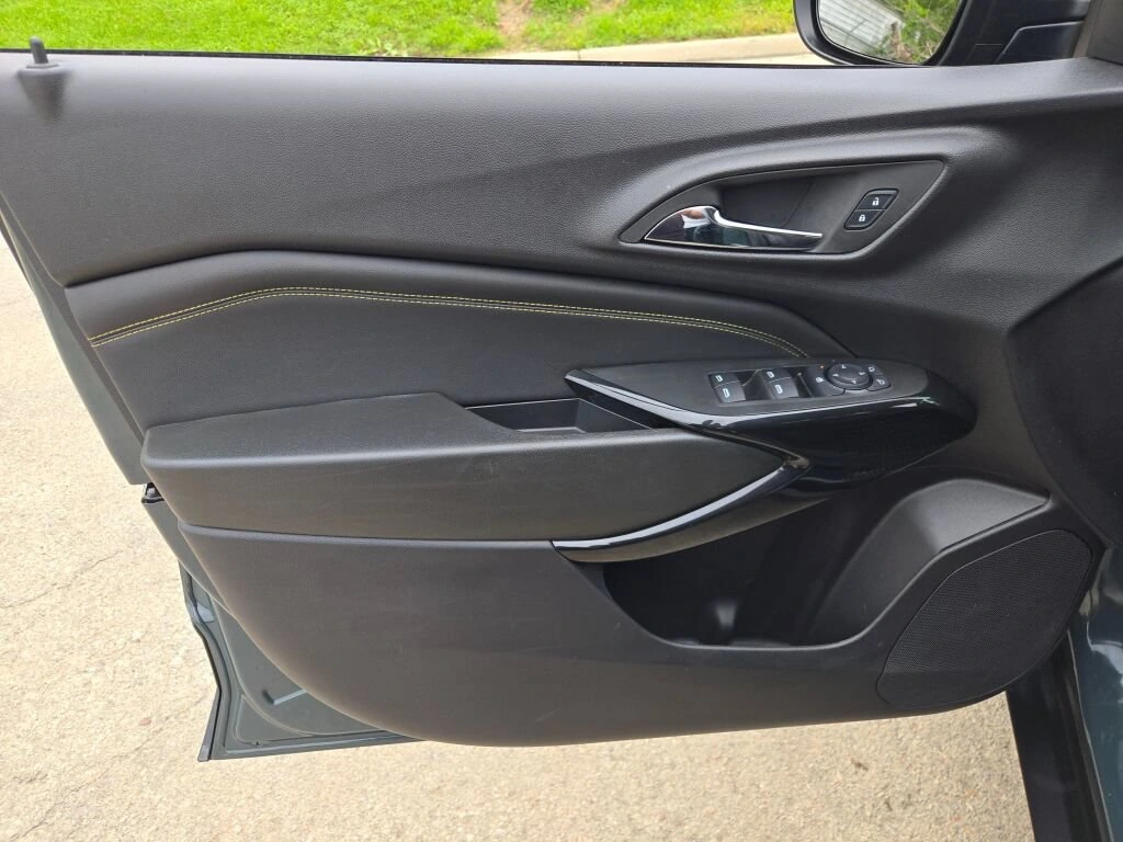 2025 Chevrolet Trax LT - Photo 22