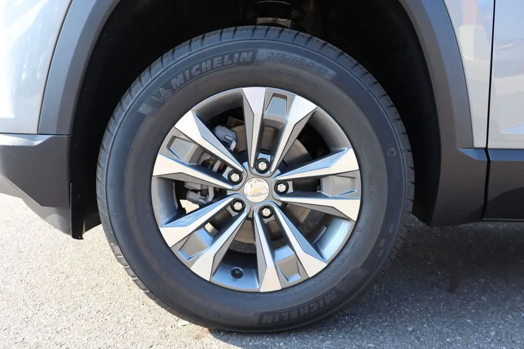 2026 Chevrolet Equinox LT photo 21