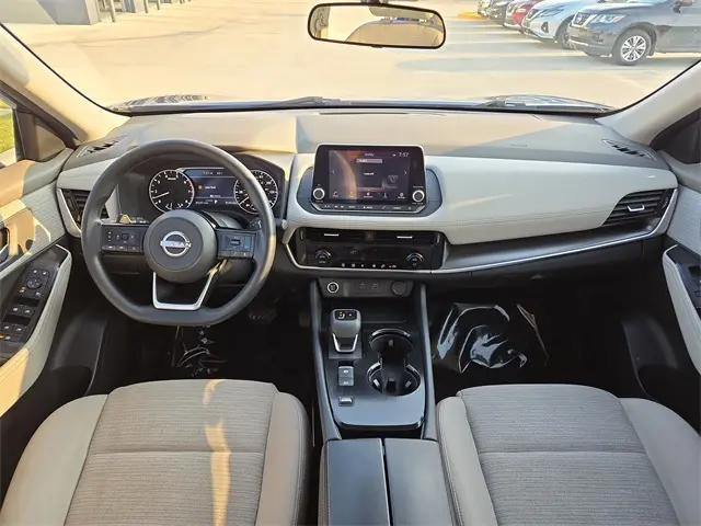 2023 Nissan Rogue SV photo 12