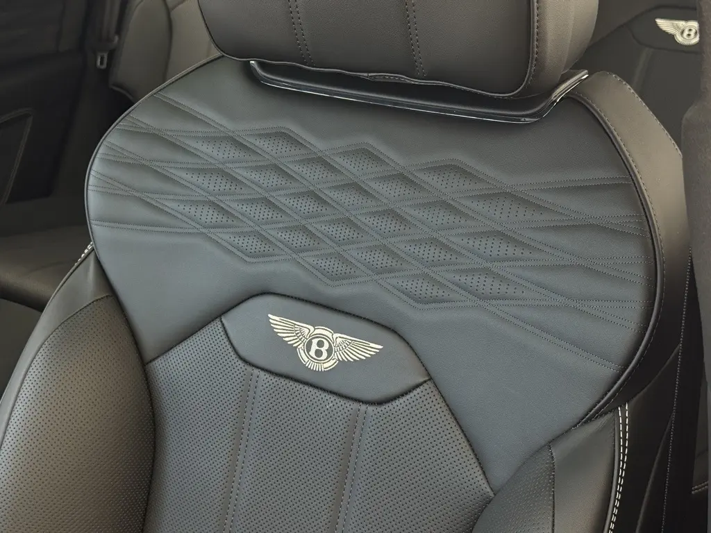2025 Bentley Bentayga Azure photo 5