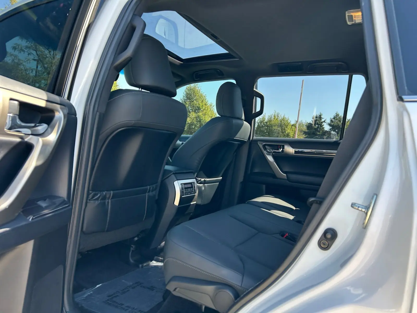 2020 Lexus GX 460 Premium photo 15