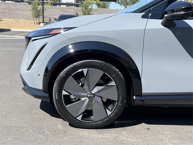 2023 Nissan ARIYA Platinum e-4ORCE photo 27