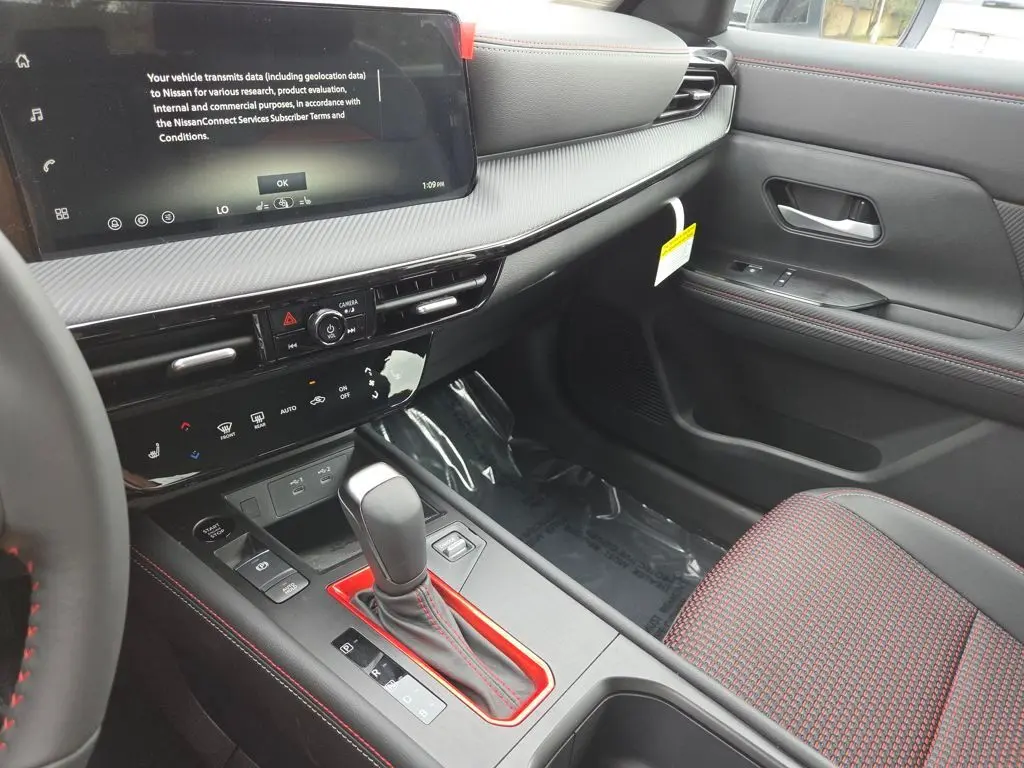 2026 Nissan Kicks SR photo 20