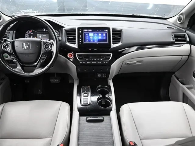 2017 Honda Pilot Touring photo 13