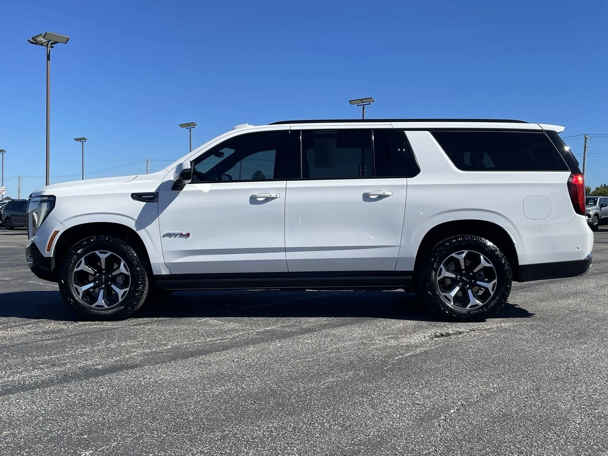 2025 GMC Yukon XL AT4 - Photo 7