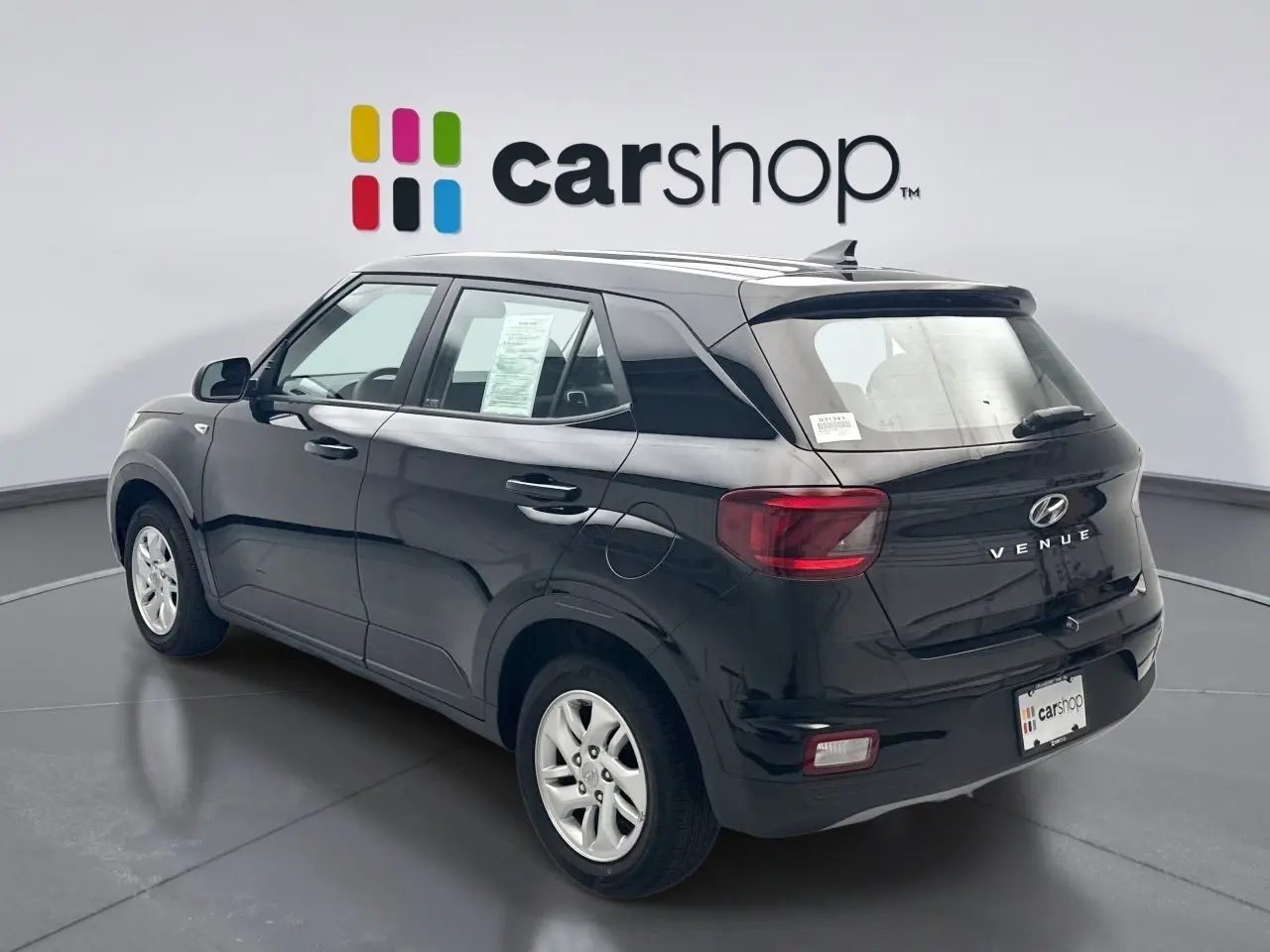 2022 Hyundai Venue SE photo 2