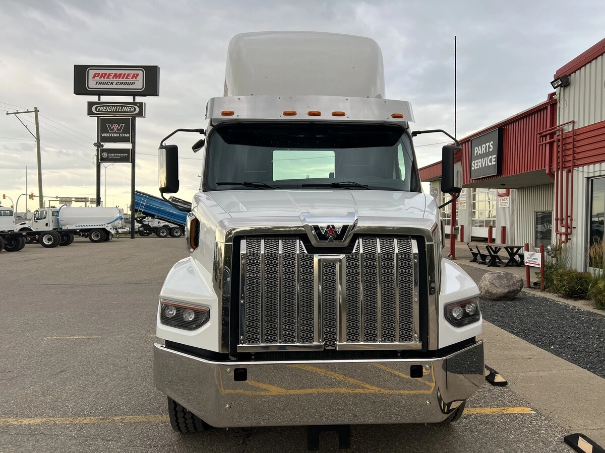 2027 Western Star 47X — photo 6