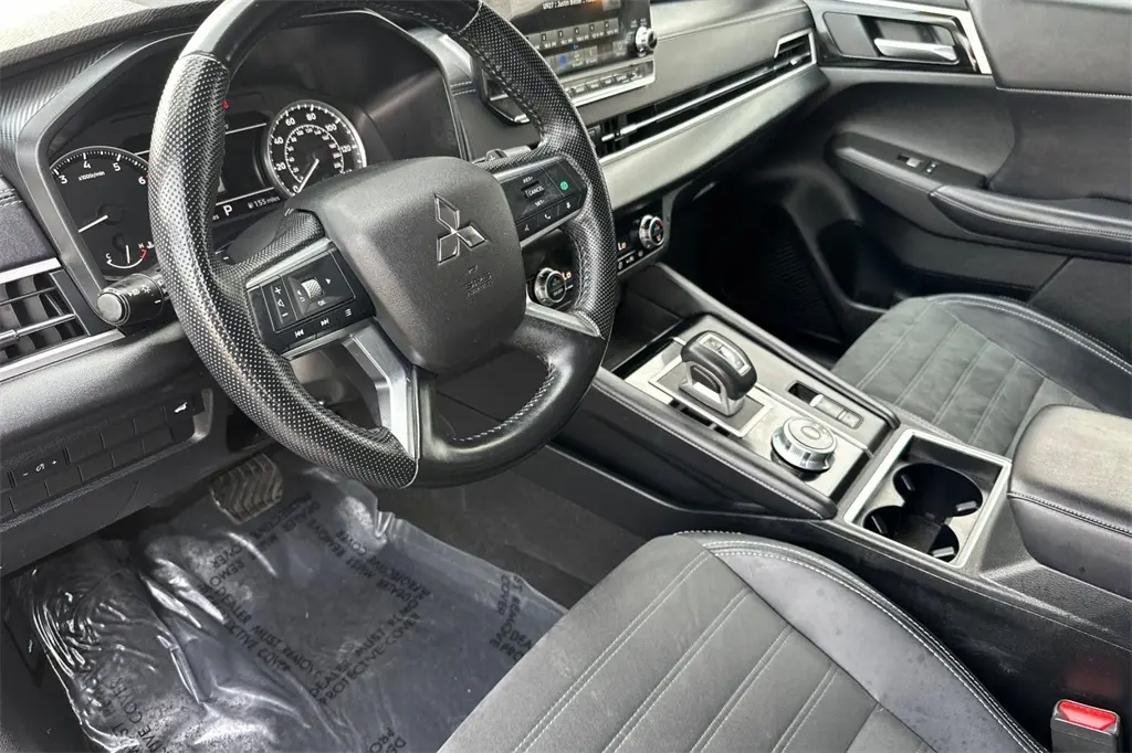 2024 Mitsubishi Outlander SE Ralliart photo 10