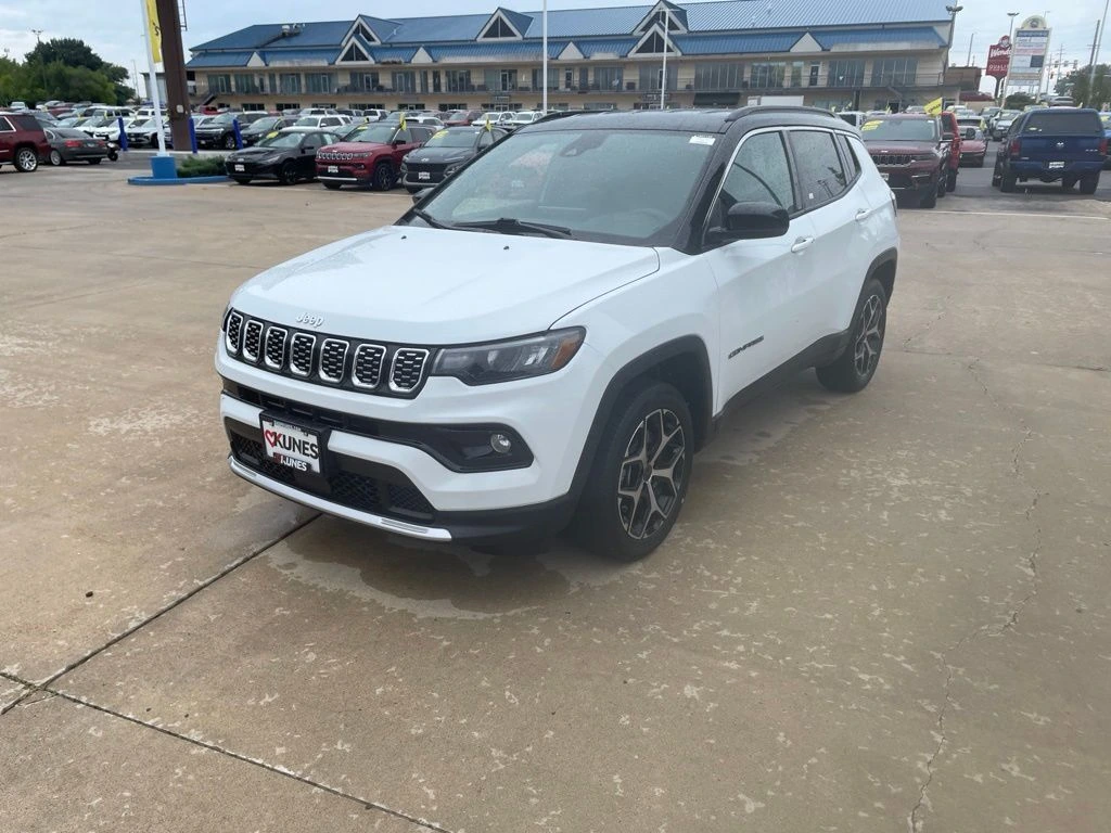 2025 Jeep Compass Limited - Photo 12