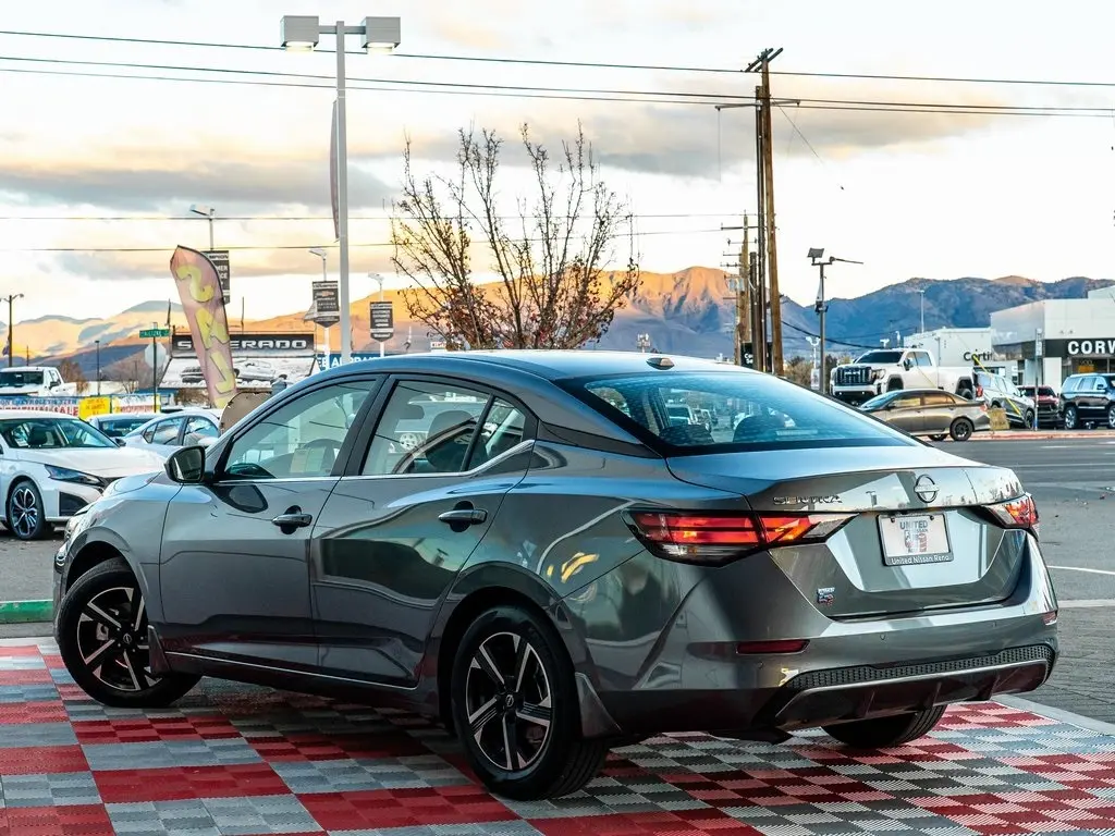 2025 Nissan Sentra SV photo 4