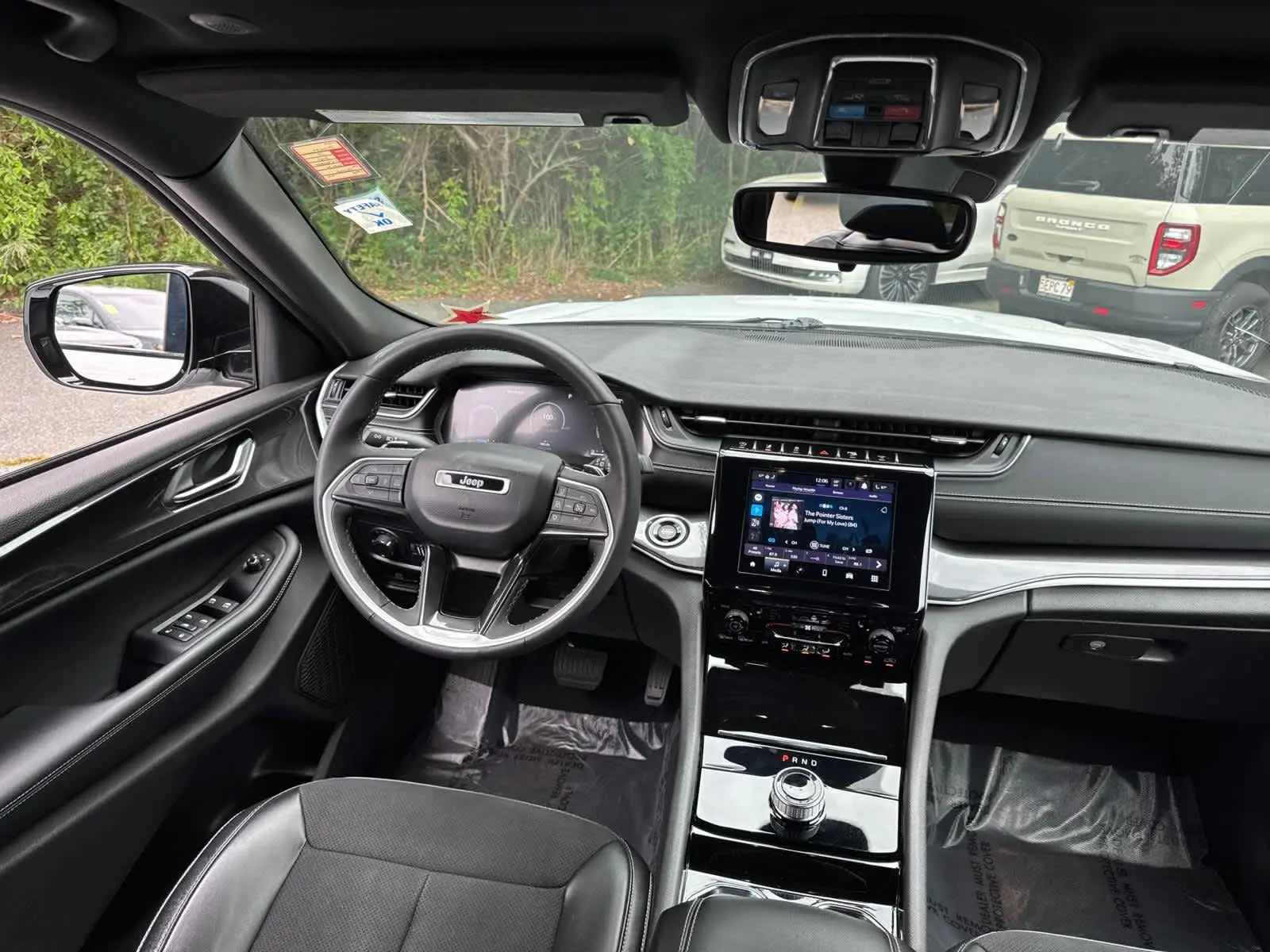 2023 Jeep Grand Cherokee Altitude photo 31