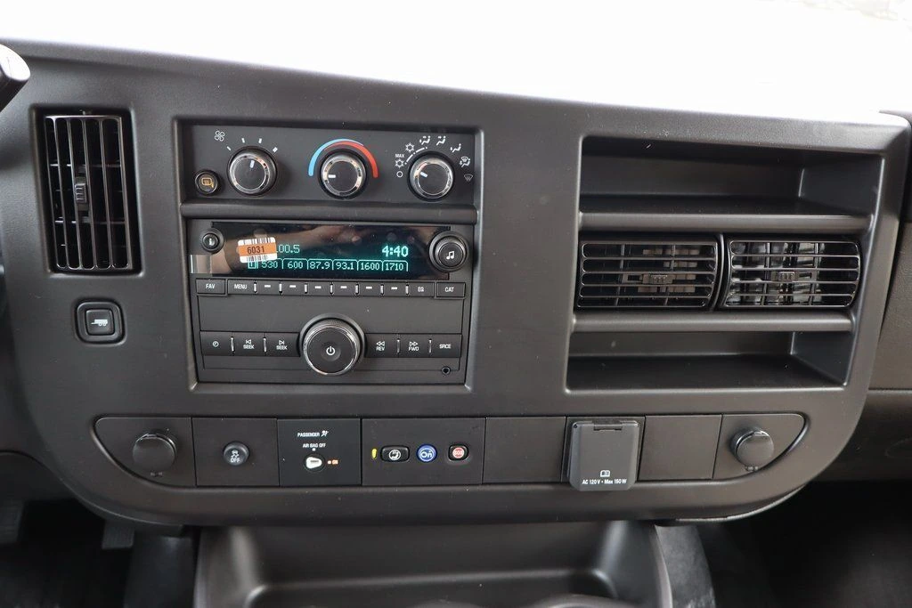 2025 Chevrolet Express Cargo Work Van - Photo 6