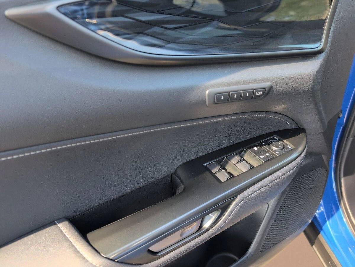 2025 Lexus NX 350 - Photo 8