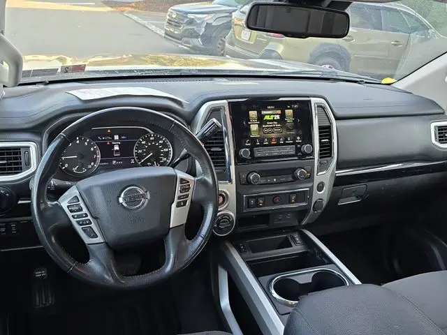 2021 Nissan Titan SV photo 3
