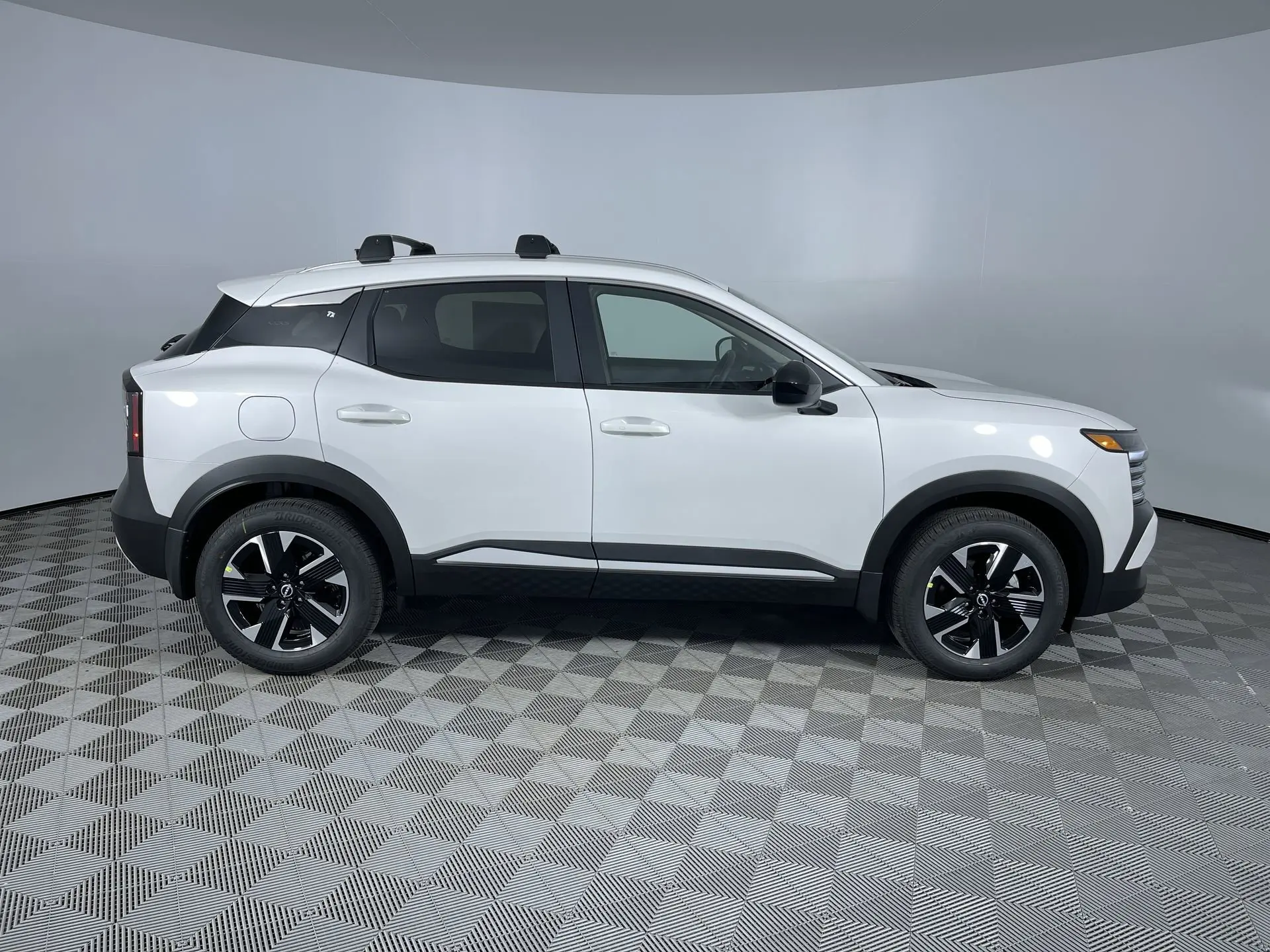 2026 Nissan Kicks SV photo 3