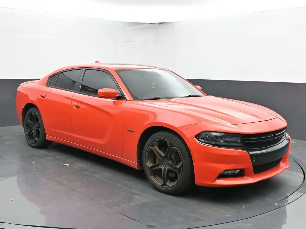 2017 Dodge Charger R/T photo 2