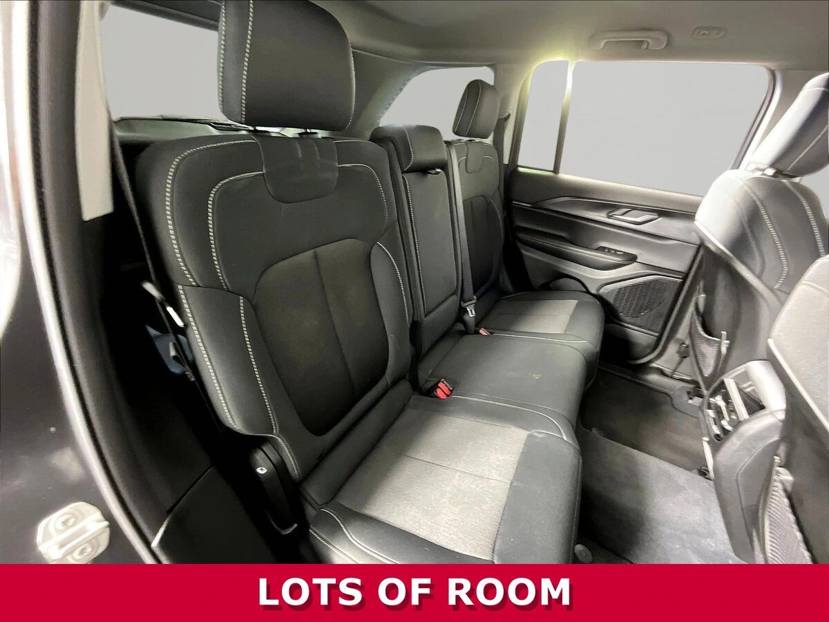 2023 Jeep Grand Cherokee Laredo - Photo 25