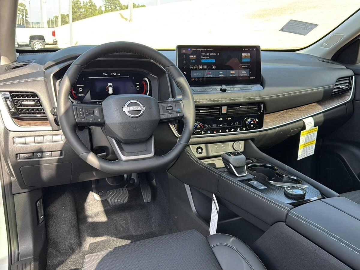 2026 Nissan Rogue Platinum - Photo 16