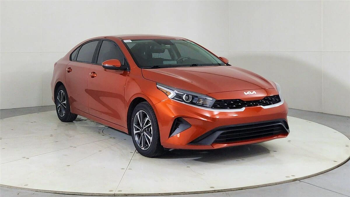2023 Kia Forte LXS's photo