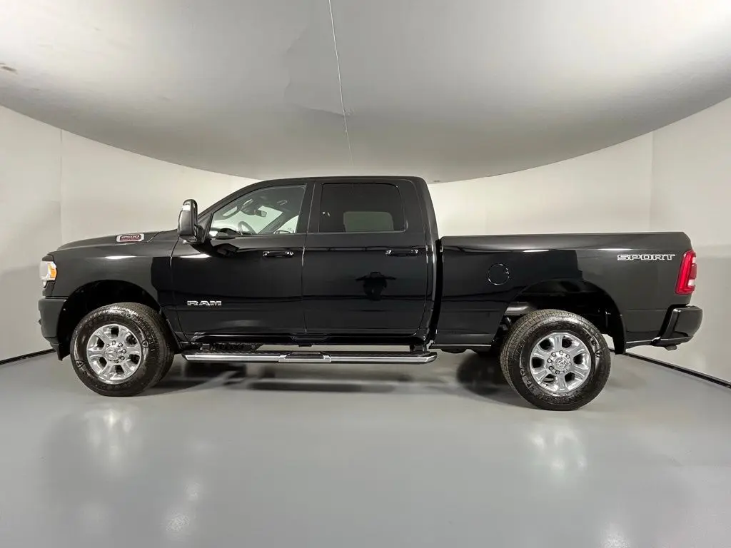 2024 Ram 2500 Big Horn photo 4