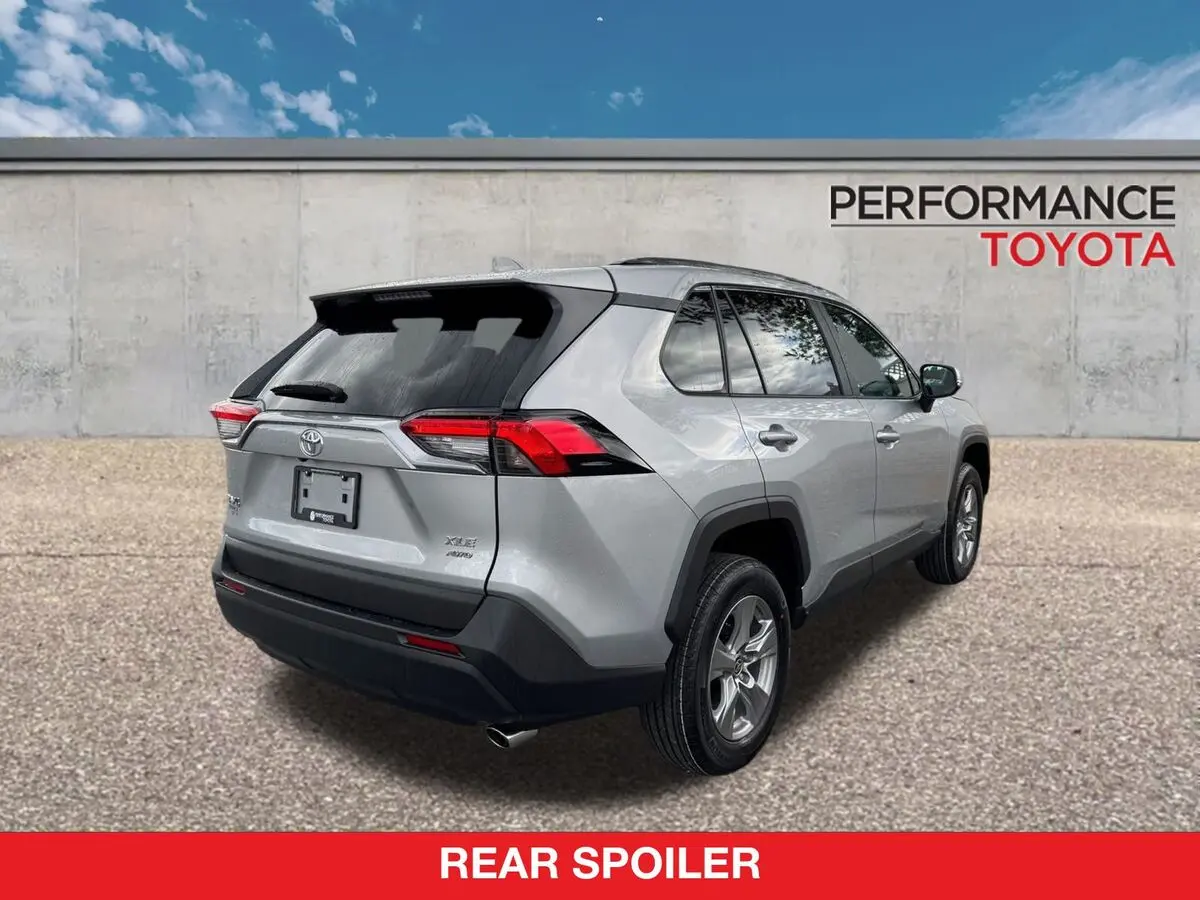 2025 Toyota RAV4 XLE photo 3