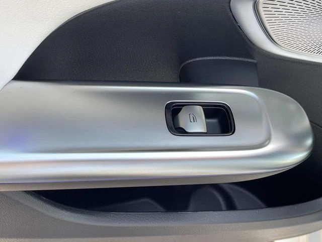 2026 Mercedes-Benz C-Class Sedan C 300 - Photo 13