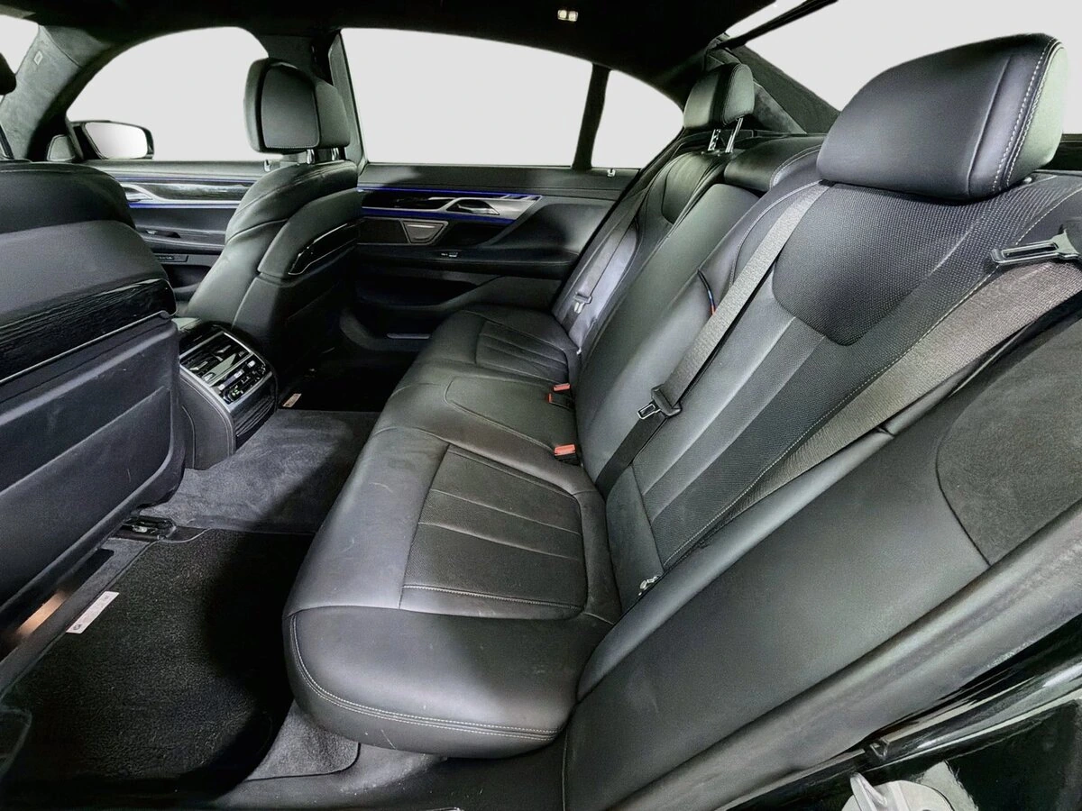 2020 BMW 7 Series 750i - Photo 25
