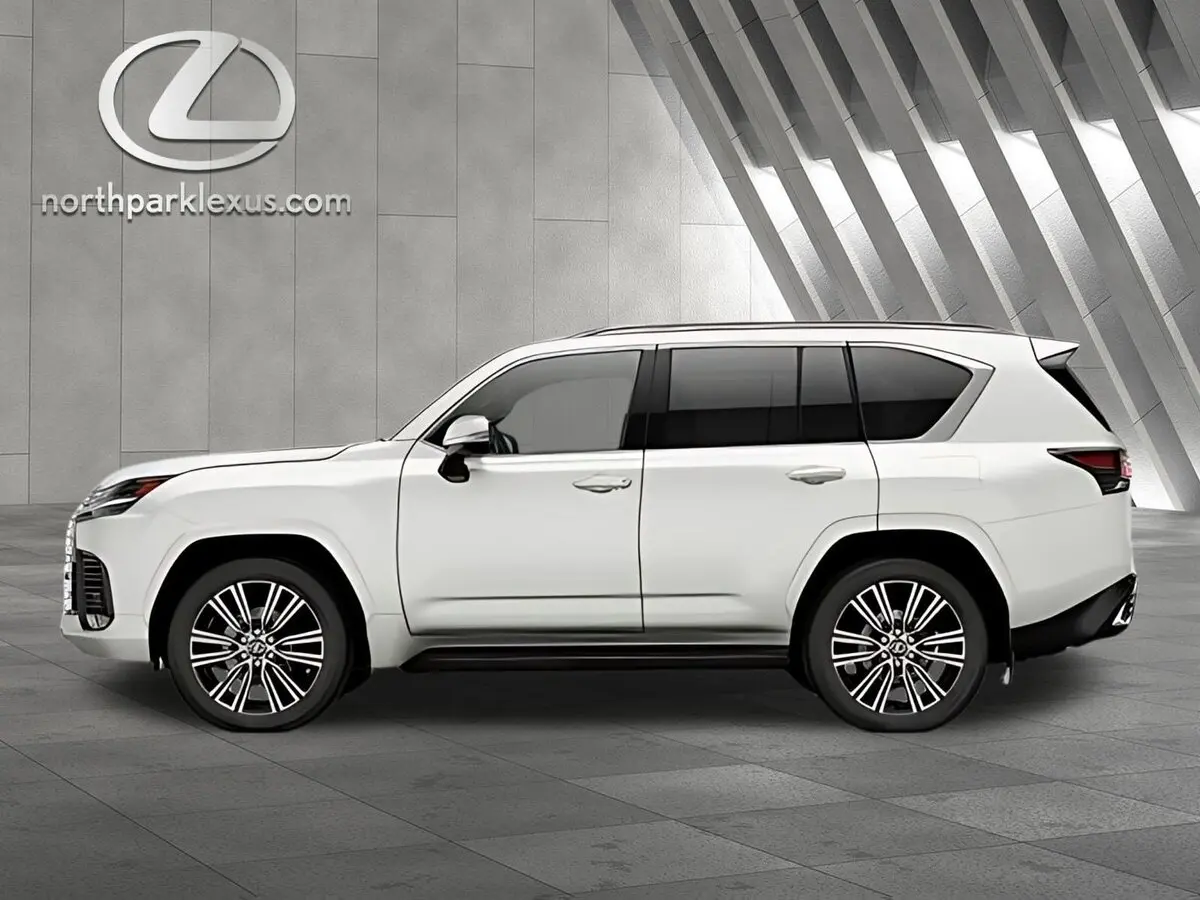 2025 Lexus LX Luxury's photo