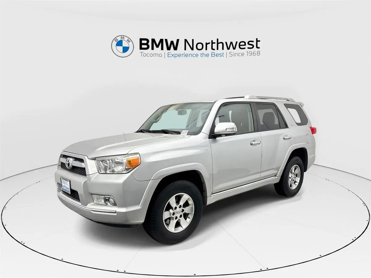 2013 Toyota 4Runner SR5's photo