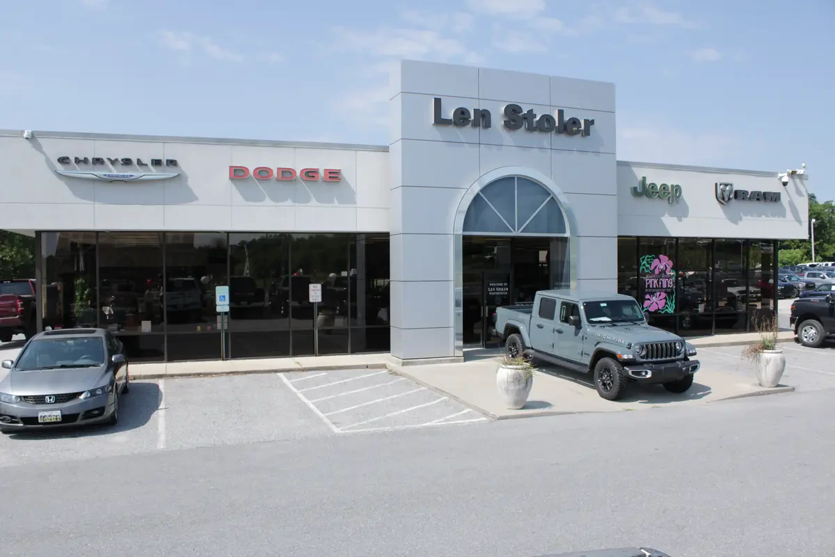 2027 Chrysler Pacifica Select's photo