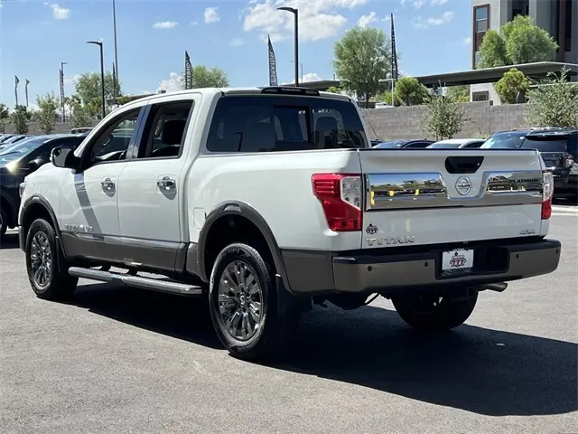 2019 Nissan Titan Platinum Reserve photo 3