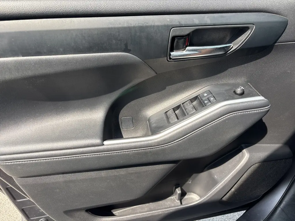 2022 Toyota Highlander Hybrid XLE photo 25