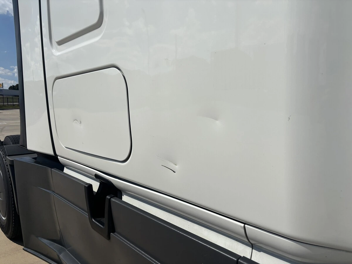 2022 Freightliner Cascadia — photo 7