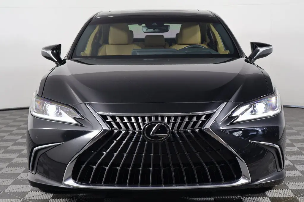 2025 Lexus ES 300h Premium photo 2