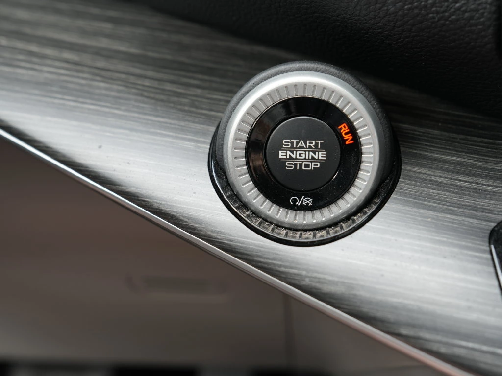 2023 Jeep Wagoneer L Series III - Photo 32