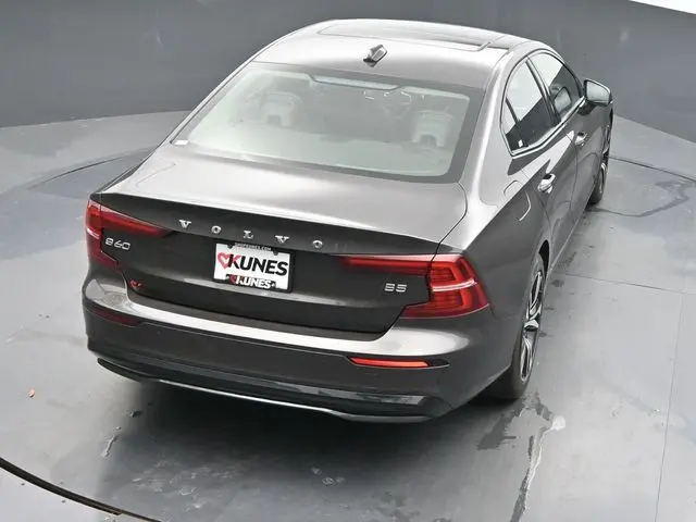 2024 Volvo S60 B5 Core photo 28